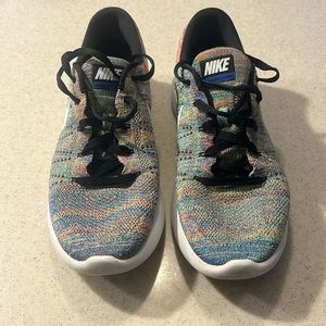 Men’s 10.5 Nike lunarepic flyknit